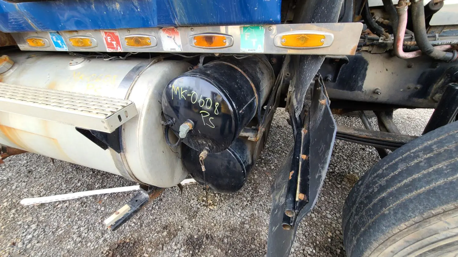 2000 Mack CH613 Air Tank Lomoca Heavy Truck Parts