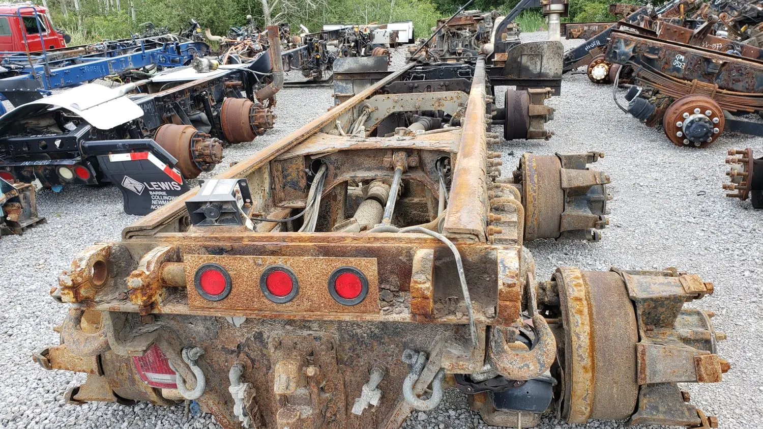 2001 Mack CL713 Frame & Crossmember - Lomoca Heavy Truck Parts