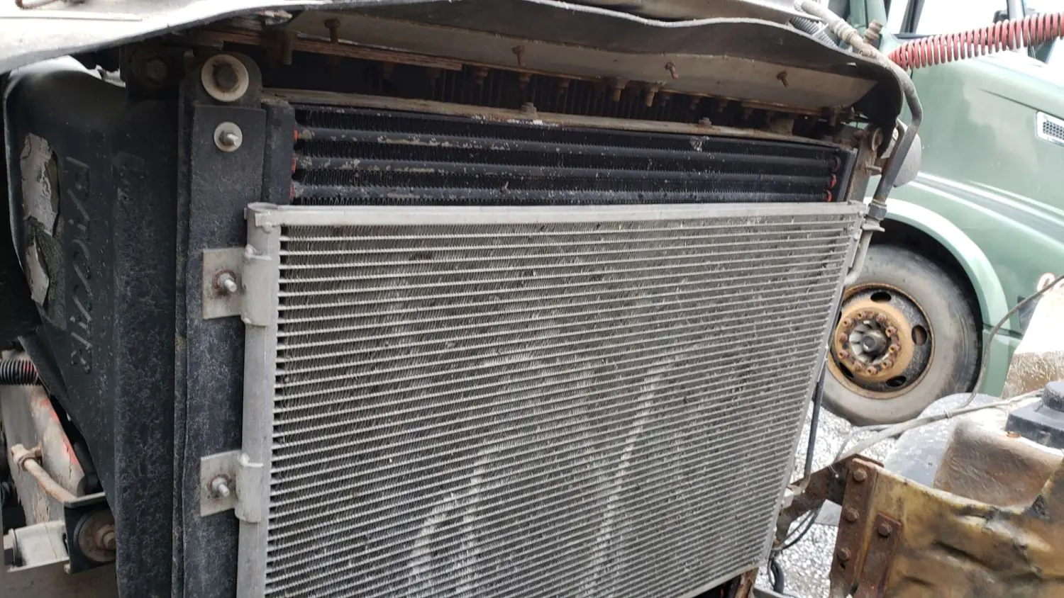 2005 Kenworth T800 Radiator - Lomoca Heavy Truck Parts
