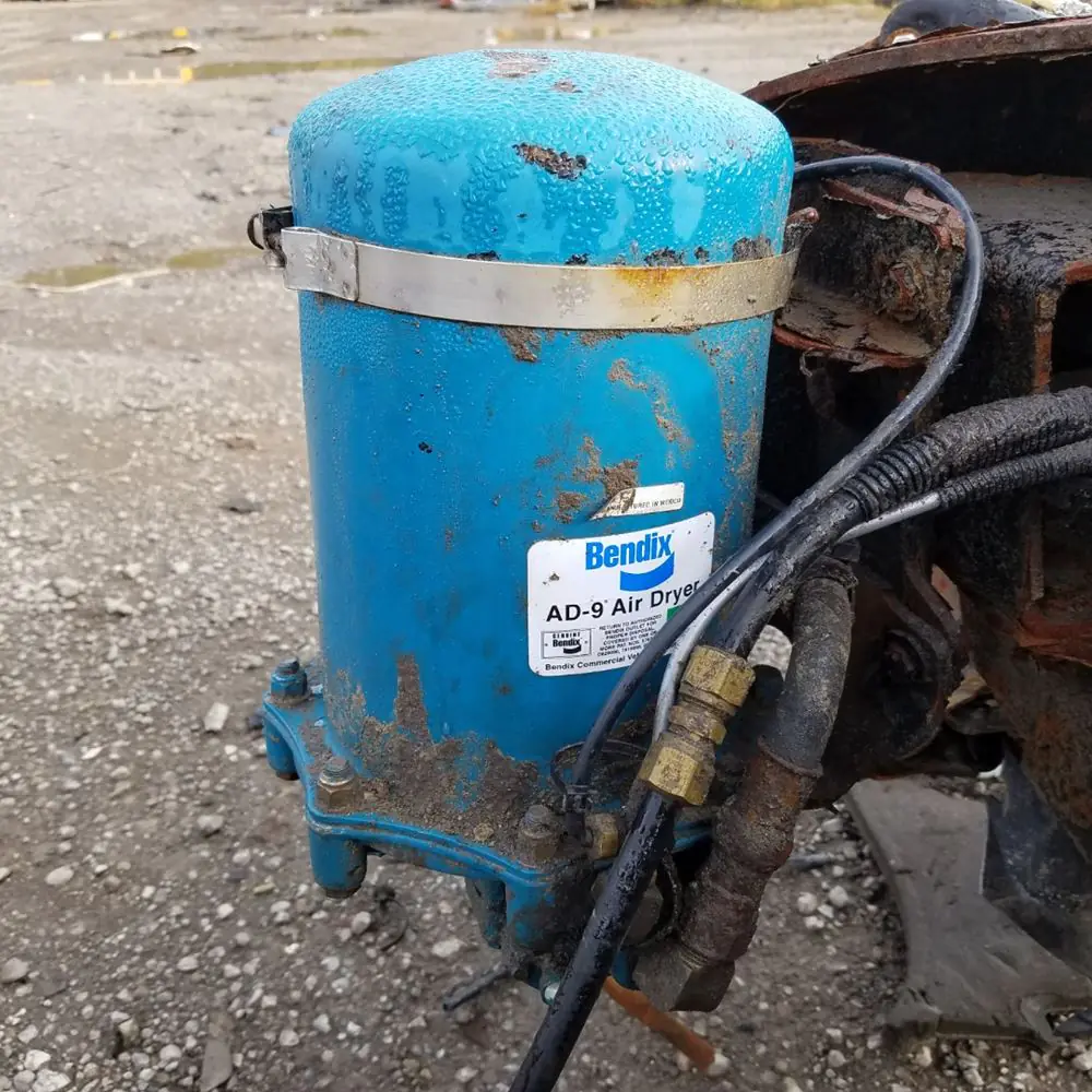 2013 Freightliner Cascadia 125 Air Dryer Lomoca Heavy Truck Parts