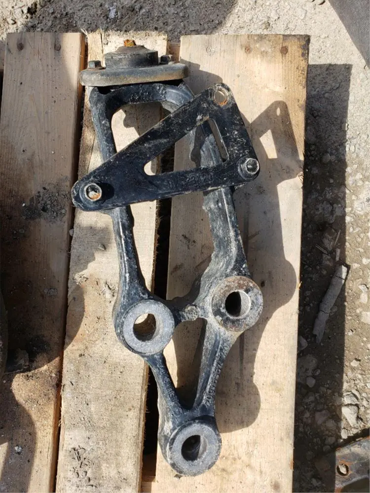 2014 Mack CXU613 Radiator Frames/Bracket - Lomoca Heavy Truck Parts