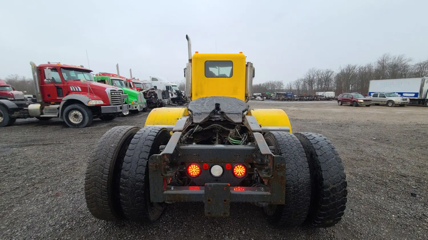 2005 Freightliner FLD120SD Rear Rears (Tandem Rear or Single) - Lomoca ...