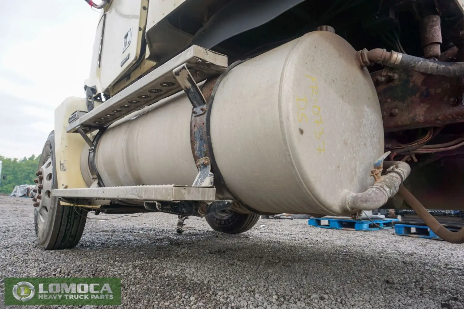 2003 Freightliner COLUMBIA 120 Fuel Tank Lomoca Heavy Truck Parts