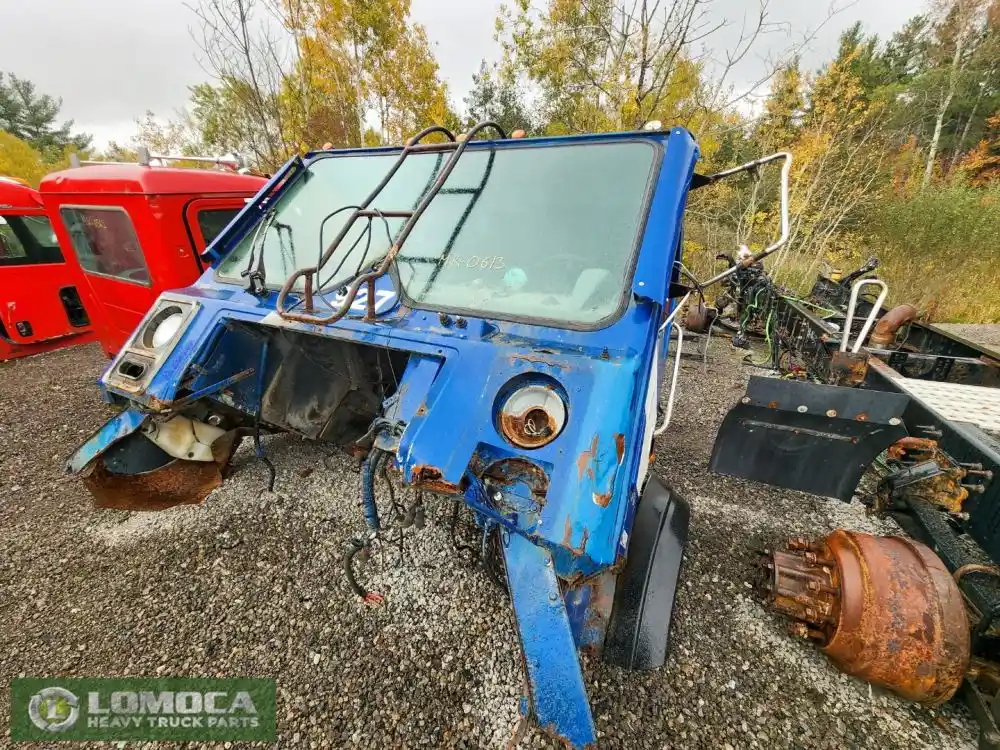 2003 Mack MR688S Cab - Lomoca Heavy Truck Parts