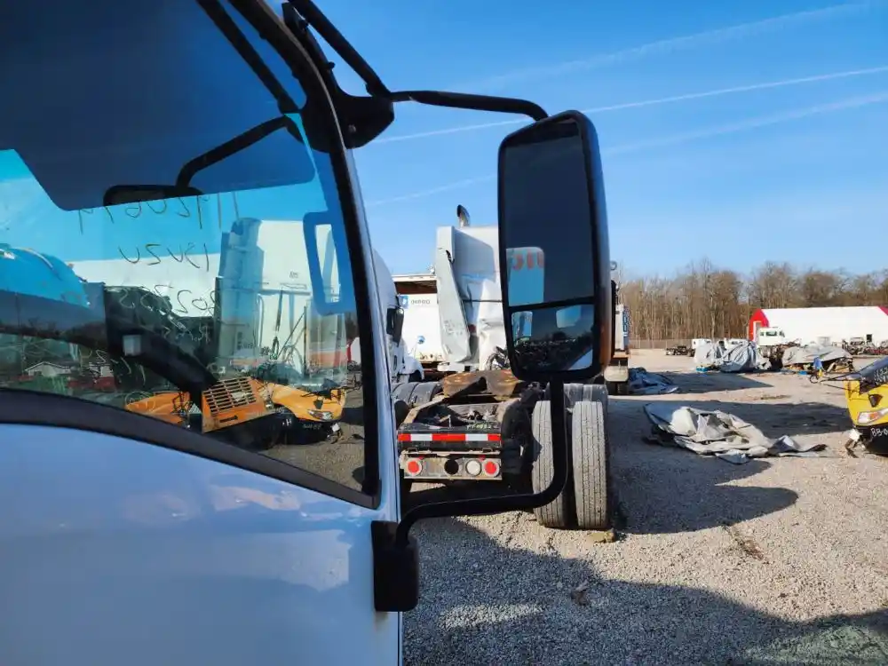 2016-isuzu-nrr-side-view-mirror-lomoca-heavy-truck-parts