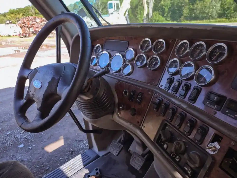 2007 Peterbilt 387 Dash Control Module - Lomoca Heavy Truck