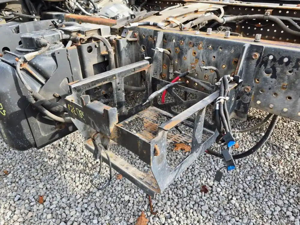 2022 Isuzu NPR HD Battery Box Lomoca Heavy Truck Parts 2022-isuzu-npr-hd-battery-box-lomoca-heavy-truck-parts
